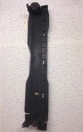 17117508023-07 Bmw Radiator A/c Condenser Support 2002-2005 745li 760li E65 E66