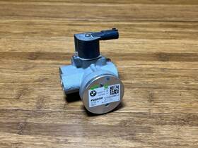 9292573 Bmw 2014-2021 I3 Ac A/c Air Conditioning Shut Off Shut-off Valve Oem