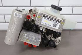 1750119-00-a Tesla 2021-2023 Model S Plaid Supermanifold Refrigerant Chiller W / Return Hose