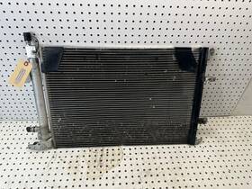 8623368 Valeo 8923368 2005-2007 Volvo Xc70 A/c Air Conditioner Condenser Oem